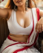 Priyanshi Sehgal Sumptuous Housewife